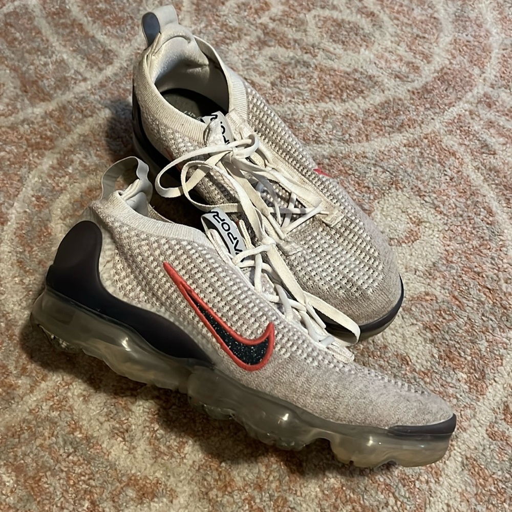 Nike women’s shoe
